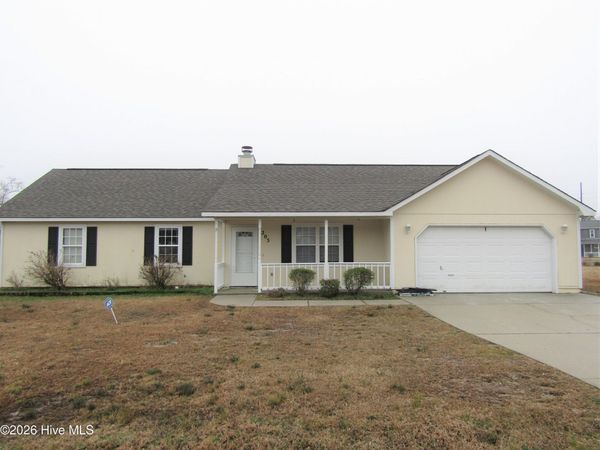 205 Stag Court , Hubert, NC 28539