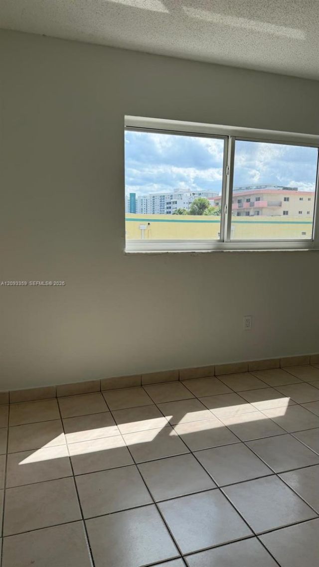 6965 Harding Ave , Unit 305, Miami Beach, FL 33141 Photo