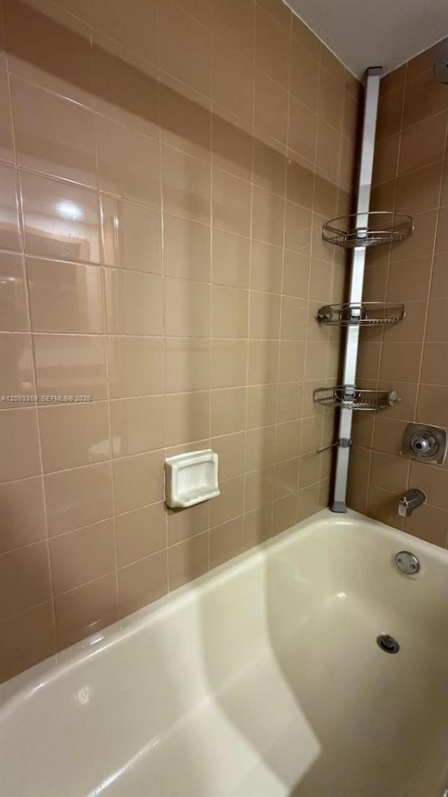 6965 Harding Ave , Unit 305, Miami Beach, FL 33141 Photo
