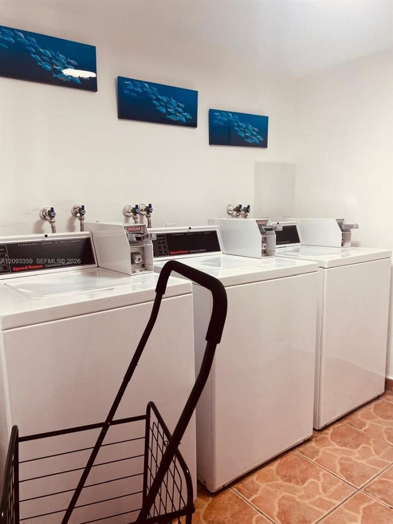 6965 Harding Ave , Unit 305, Miami Beach, FL 33141 Photo