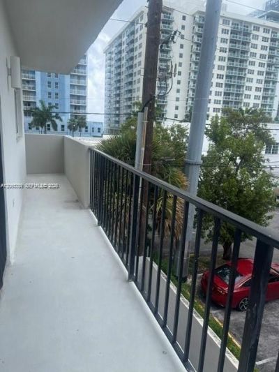 6965 Harding Ave , Unit 305, Miami Beach, FL 33141 Photo