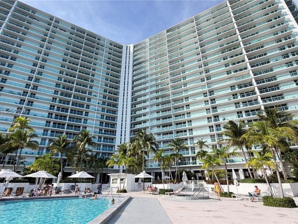 100 Bayview Dr , Unit 509, Sunny Isles Beach, FL 33160