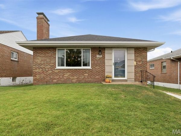 5562 Lindenwood Avenue , St Louis, MO 63109