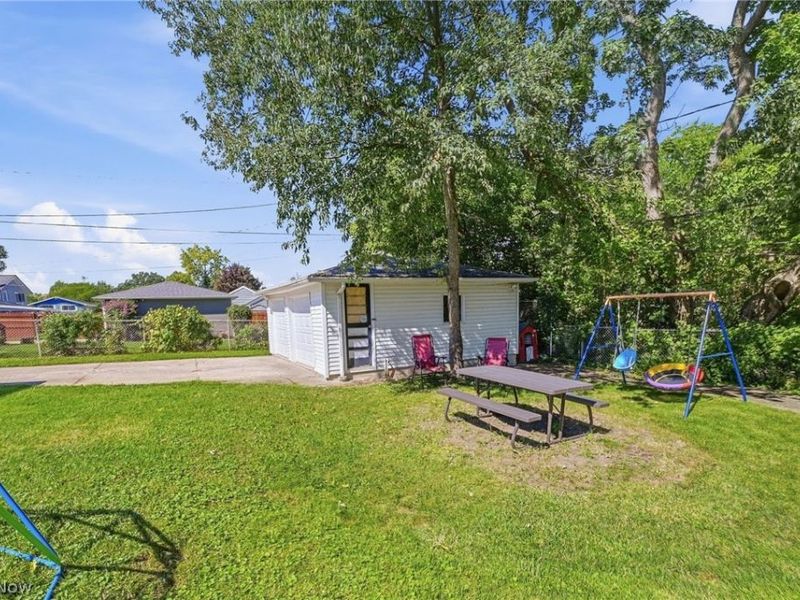 21810 Forestview Circle, Brook Park, OH 44142 Photo 34