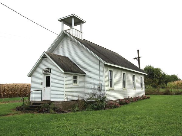 118 S Division Street, Spragueville, IA 52074