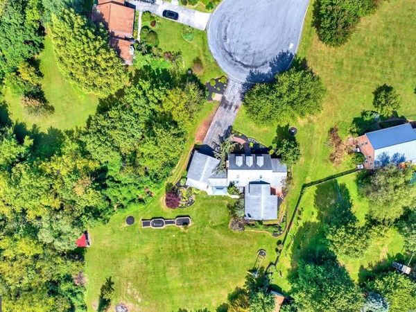 18 ARBOR ROAD, MOHNTON, PA 19540