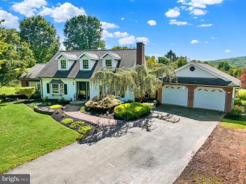 18 ARBOR ROAD , MOHNTON, PA 19540