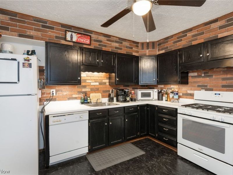 4214 Meadow Lane, Lorain, OH 44055 Photo 10