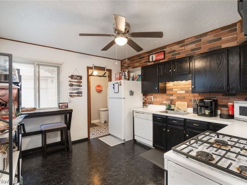 4214 Meadow Lane, Lorain, OH 44055 Photo 3