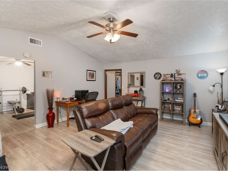 4214 Meadow Lane, Lorain, OH 44055 Photo 4