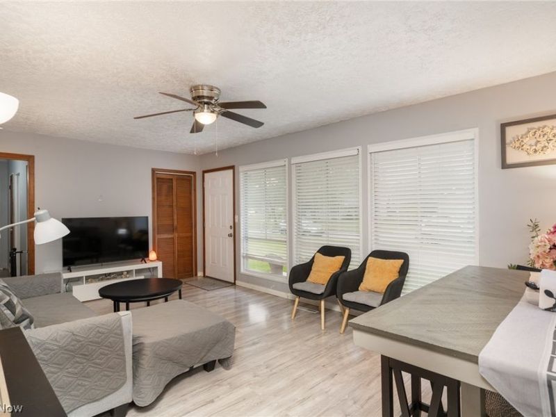 4214 Meadow Lane, Lorain, OH 44055 Photo 6