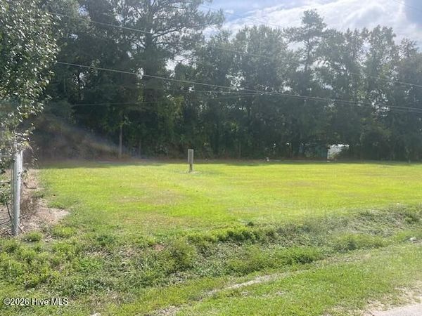201 Midway Drive , Bladenboro, NC 28320