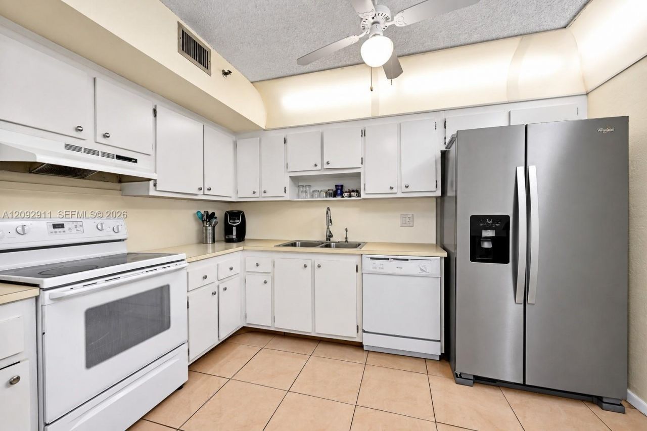 919 Hillcrest Dr , Unit 401, Hollywood, FL 33021 Photo