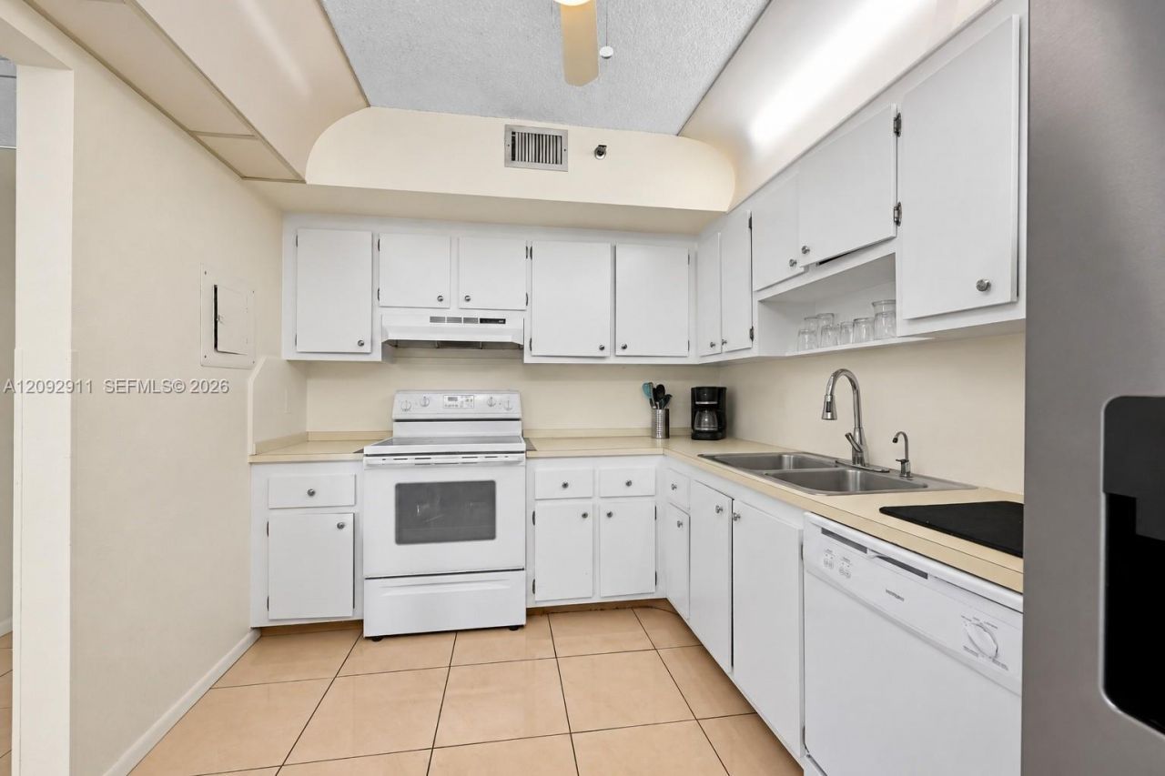 919 Hillcrest Dr , Unit 401, Hollywood, FL 33021 Photo