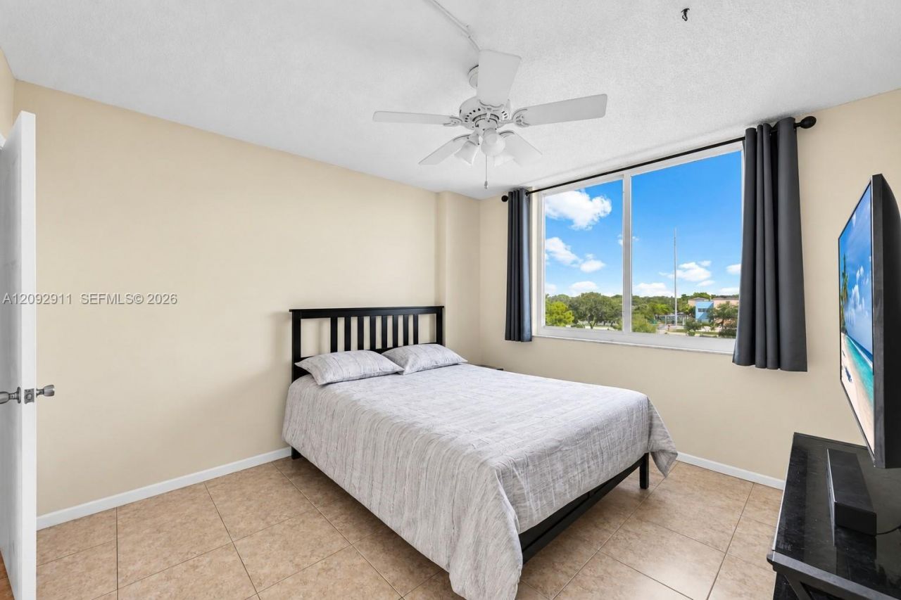 919 Hillcrest Dr , Unit 401, Hollywood, FL 33021 Photo