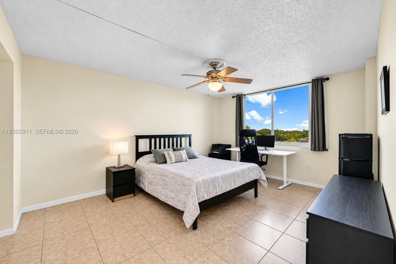919 Hillcrest Dr , Unit 401, Hollywood, FL 33021 Photo