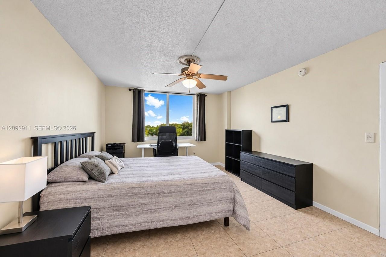 919 Hillcrest Dr , Unit 401, Hollywood, FL 33021 Photo