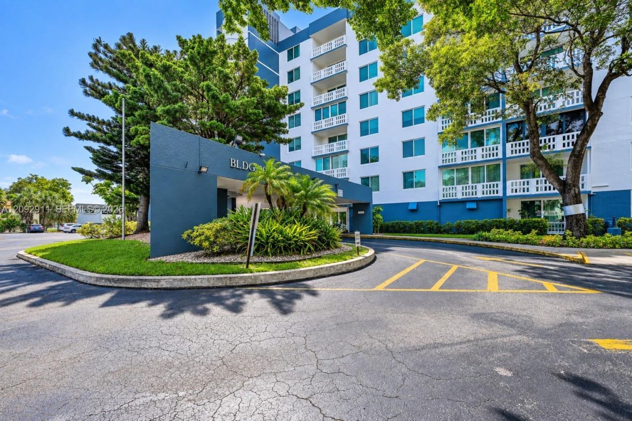 919 Hillcrest Dr , Unit 401, Hollywood, FL 33021 Photo