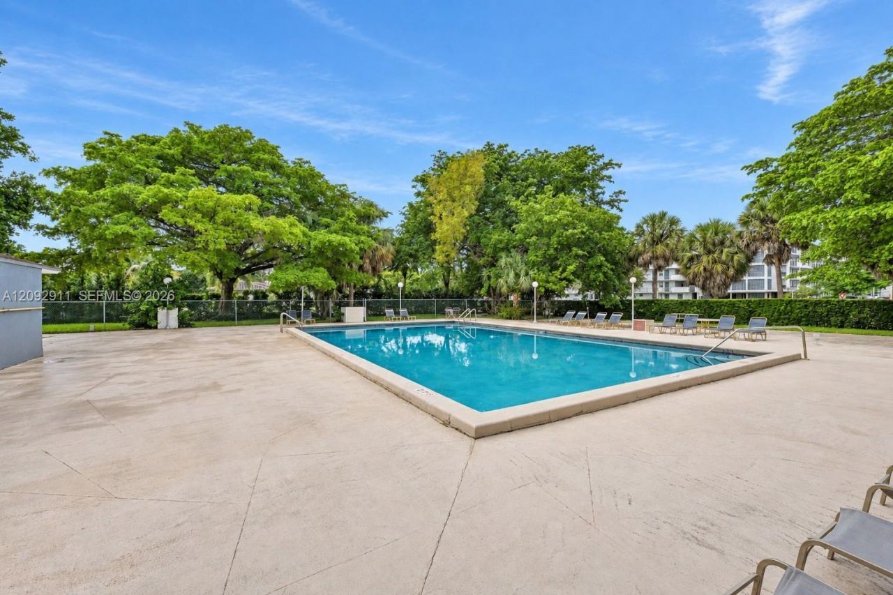 919 Hillcrest Dr , Unit 401, Hollywood, FL 33021 Photo