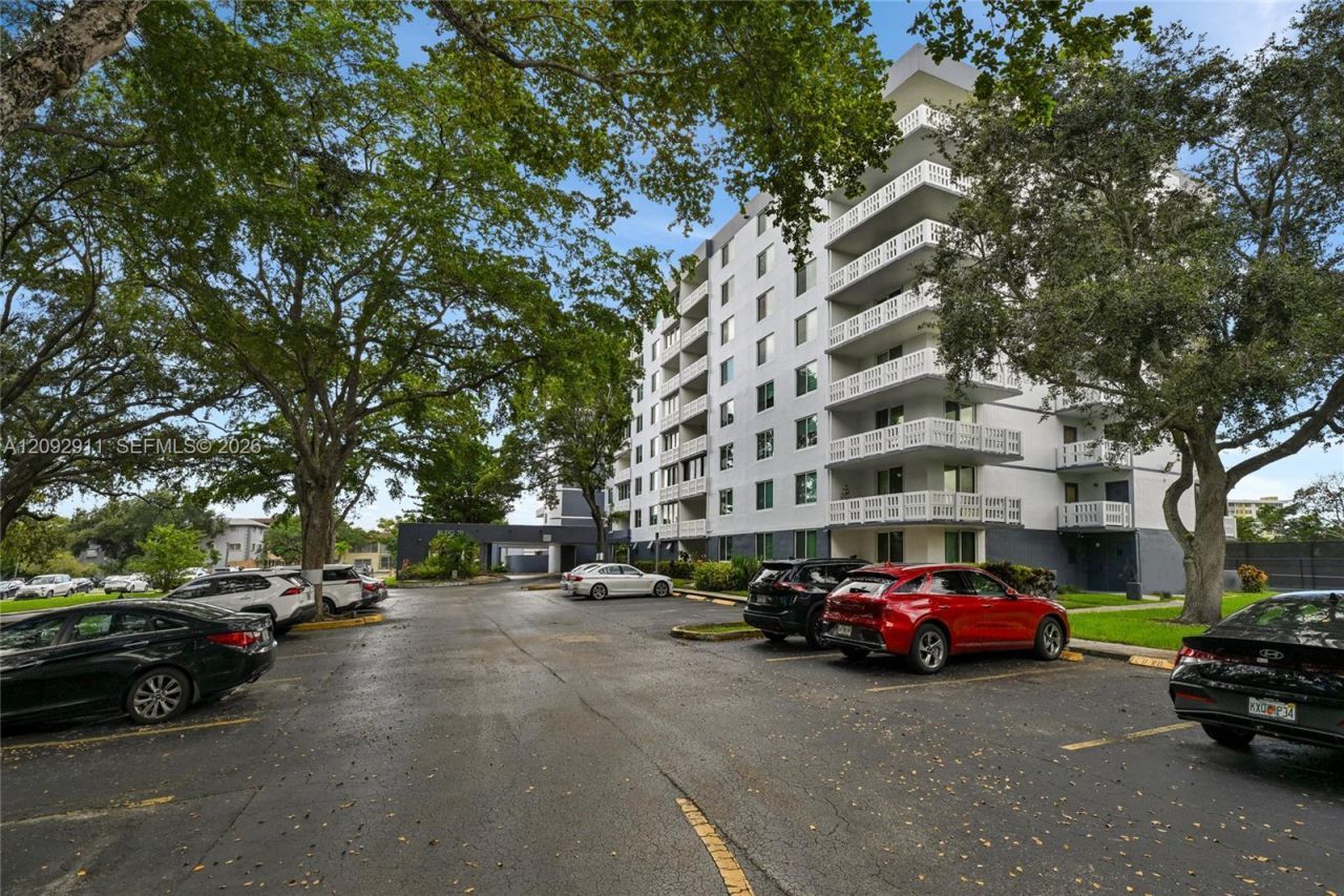 919 Hillcrest Dr , Unit 401, Hollywood, FL 33021 Photo