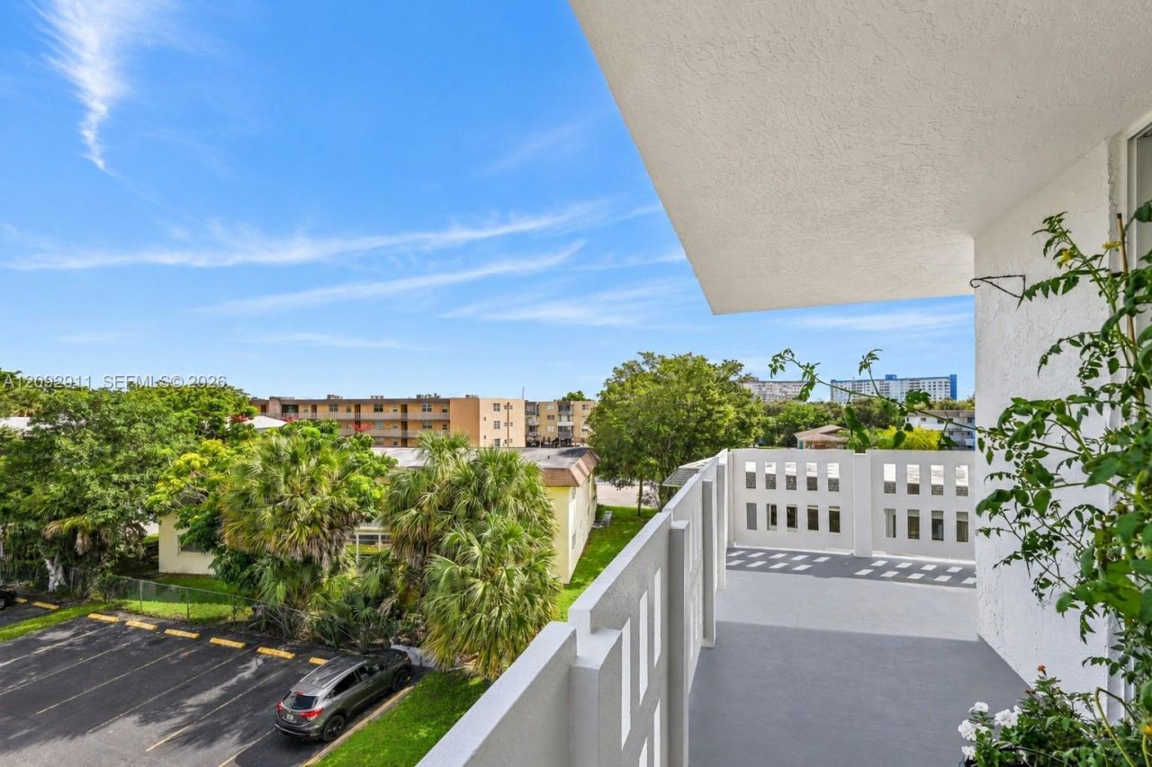919 Hillcrest Dr , Unit 401, Hollywood, FL 33021 Photo