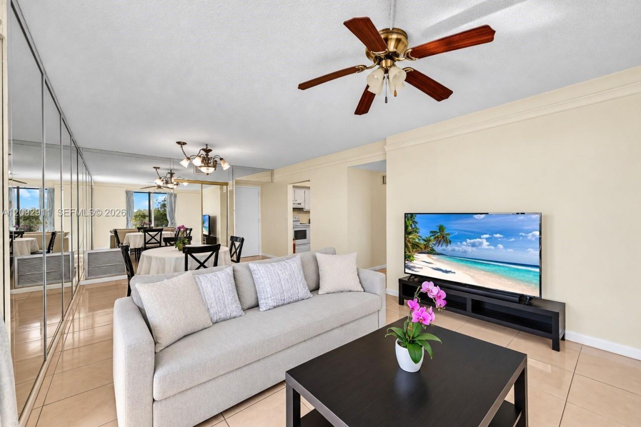 919 Hillcrest Dr , Unit 401, Hollywood, FL 33021 Photo