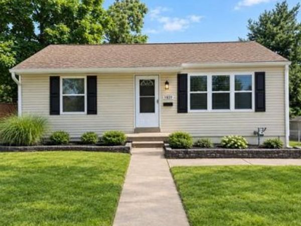 9809 Lullaby Lane, St Louis, MO 63114