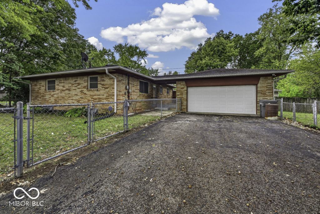 1642 N Graham Avenue, Indianapolis, IN 46218 Main Photo
