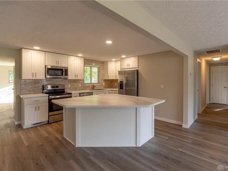 908 Pool Avenue, Vandalia, OH 45377 Photo 6