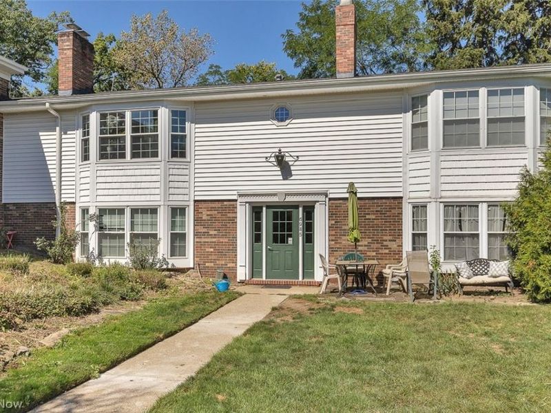 6985 Carriage Hill Drive, Unit 103, Brecksville, OH 44141 Photo 1