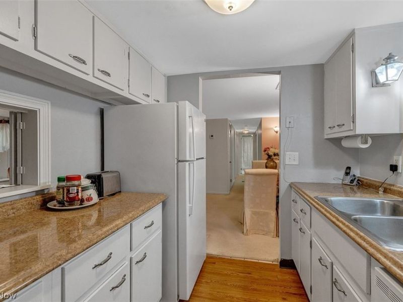 6985 Carriage Hill Drive, Unit 103, Brecksville, OH 44141 Photo 11
