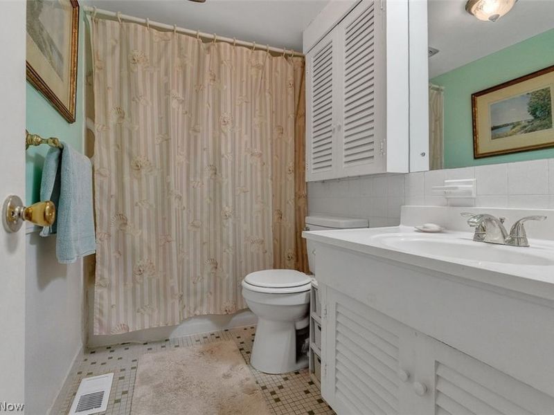 6985 Carriage Hill Drive, Unit 103, Brecksville, OH 44141 Photo 16