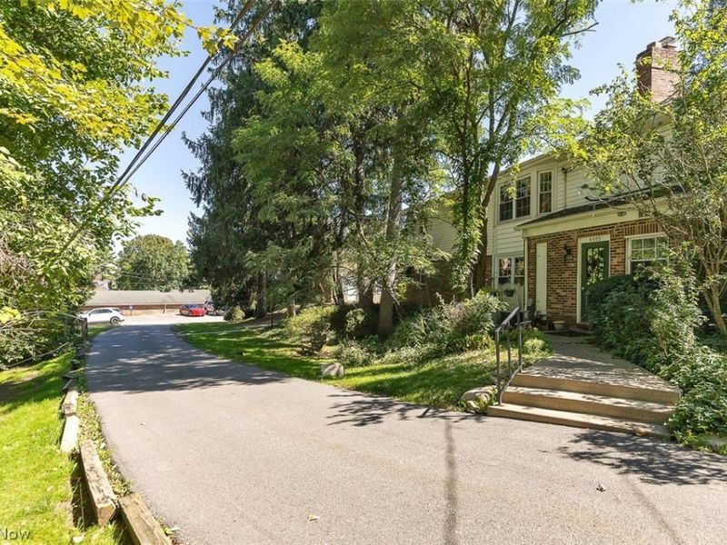 6985 Carriage Hill Drive, Unit 103, Brecksville, OH 44141 Photo 3