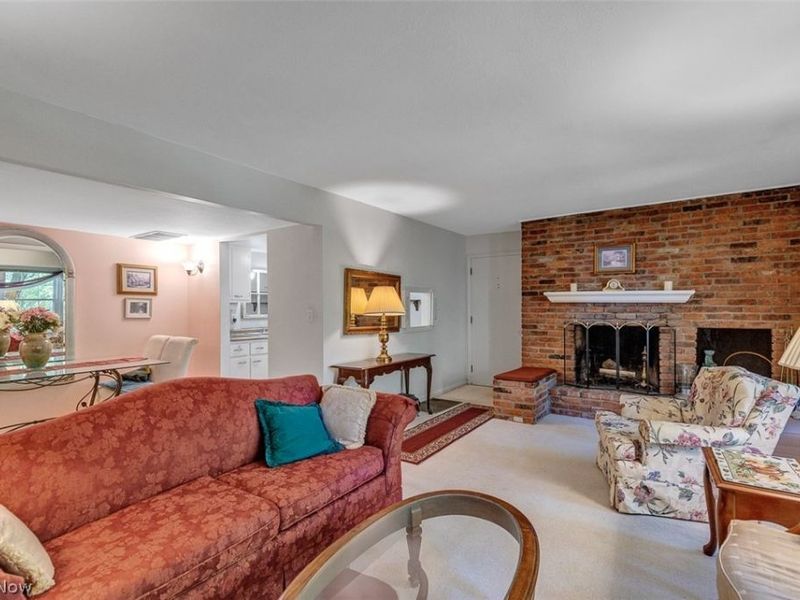 6985 Carriage Hill Drive, Unit 103, Brecksville, OH 44141 Photo 6