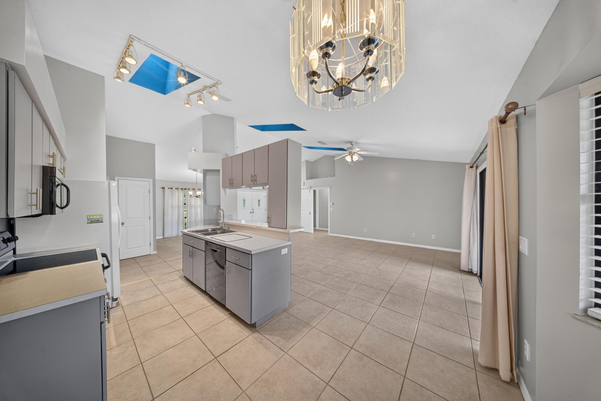 1957 SE Dranson Circle, Port Saint Lucie, FL 34952 Photo
