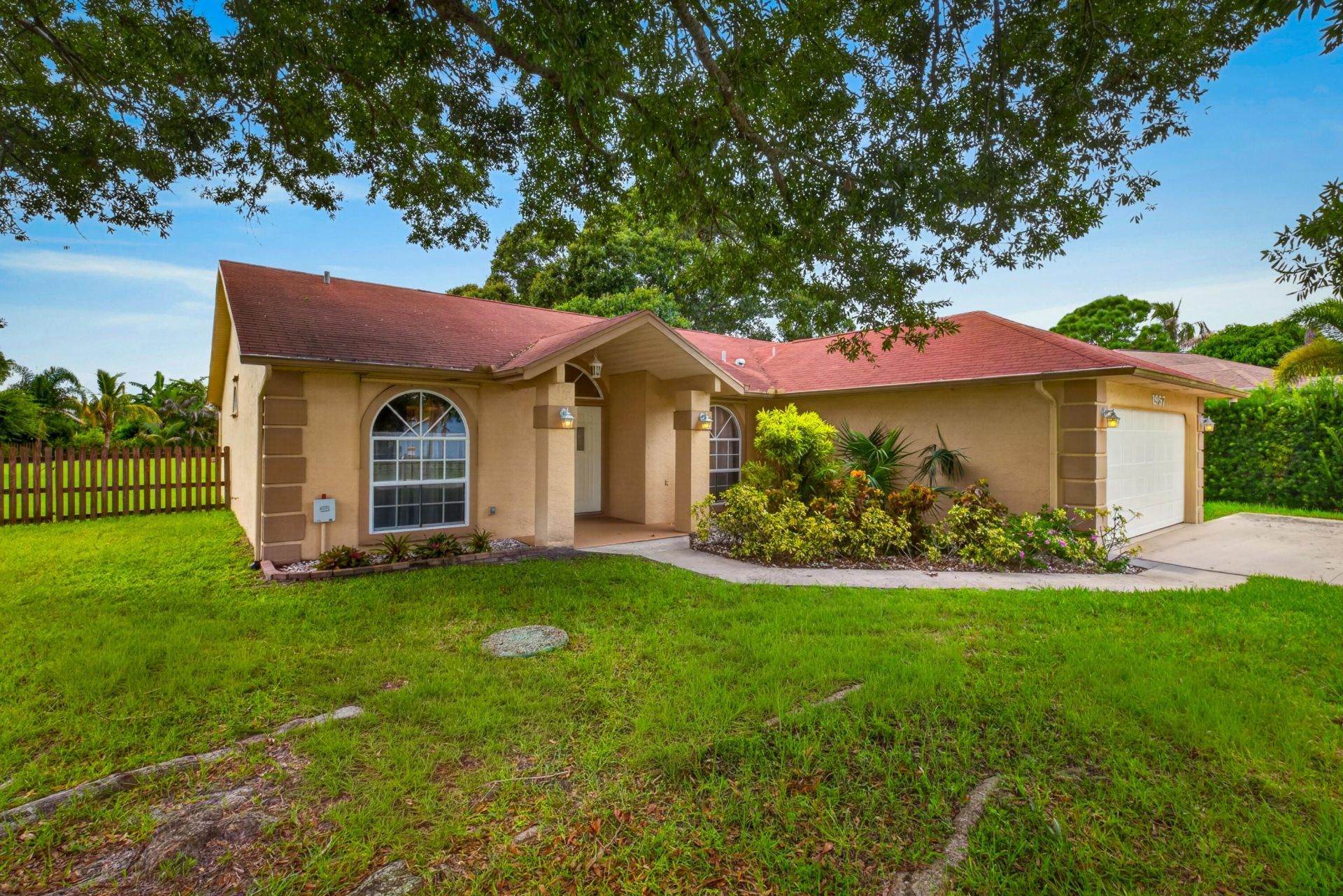 1957 SE Dranson Circle, Port Saint Lucie, FL 34952 Photo