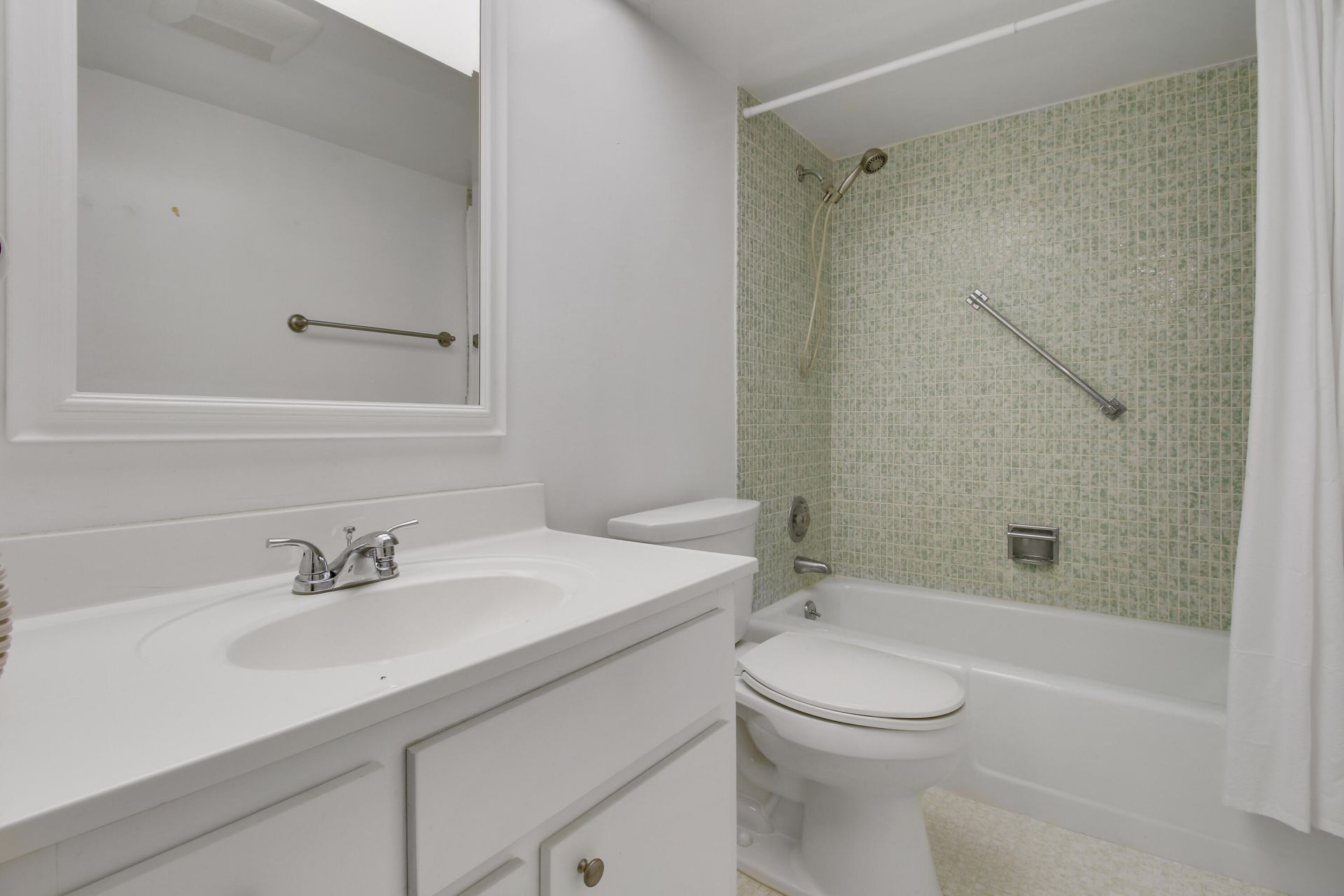 60 Yacht Club Drive, Unit 103, North Palm Beach, FL 33408 Photo