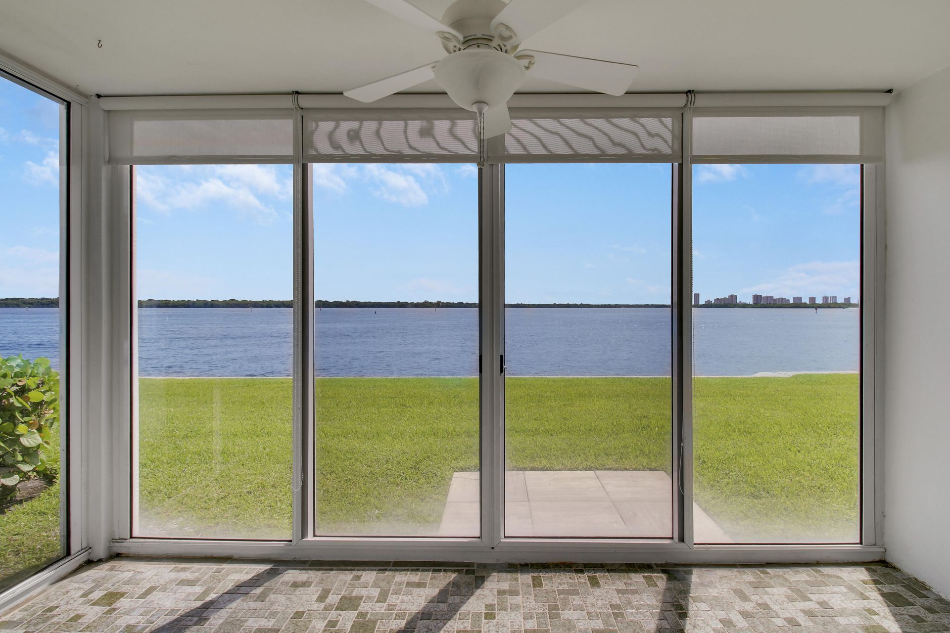 60 Yacht Club Drive, Unit 103, North Palm Beach, FL 33408 Photo