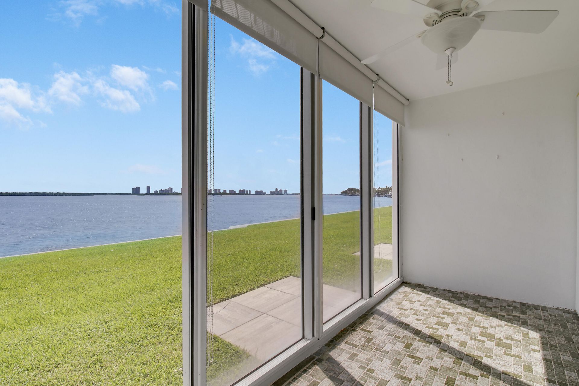 60 Yacht Club Drive, Unit 103, North Palm Beach, FL 33408 Photo