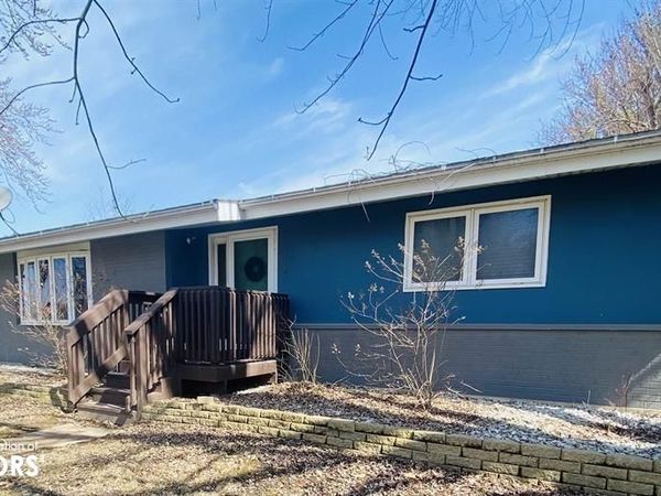 514 N 3Rd Street, Farmington, IA 52626