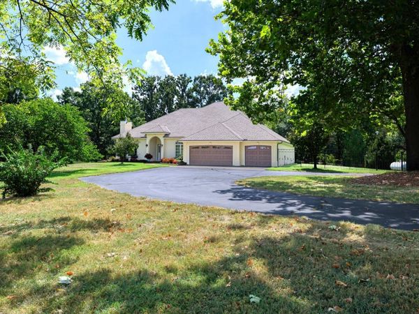 2282 N Farm Road 227 , Strafford, MO 65757