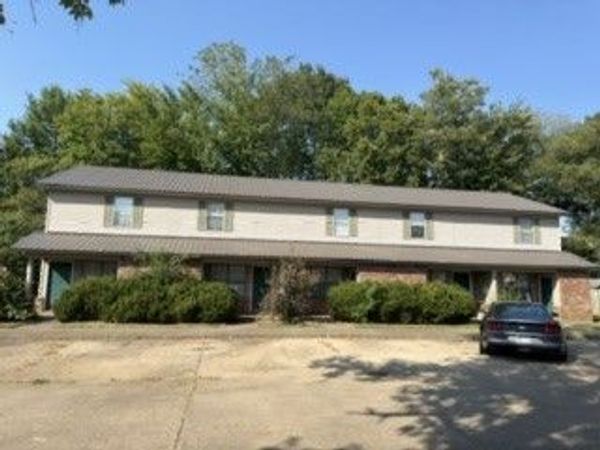 225 E L Street , Russellville, AR 72801