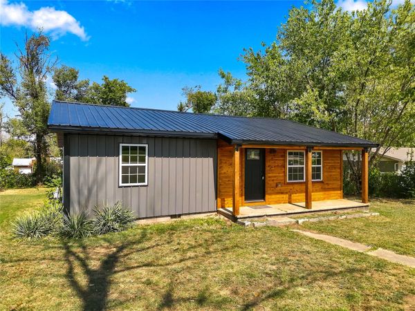 423 W Locust , Stilwell, OK 74960