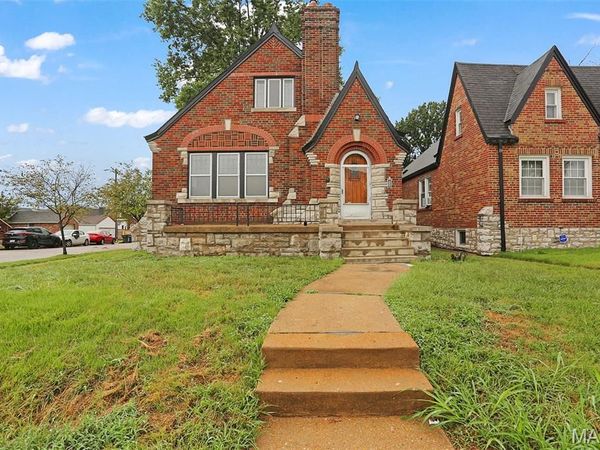 1600 Veronica Avenue , St Louis, MO 63147