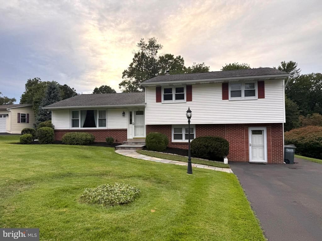 526 BUCK ROAD , SOUTHAMPTON, PA 18966