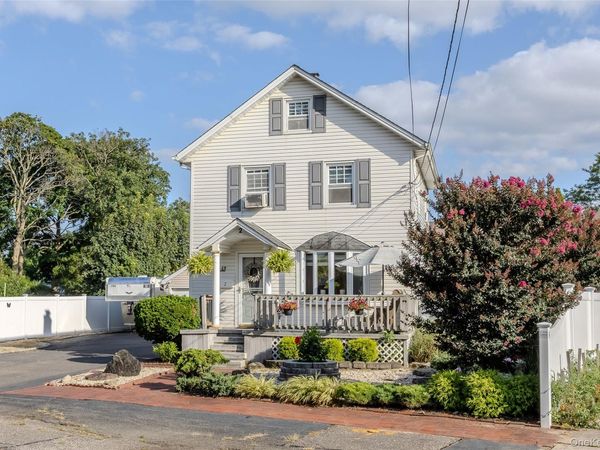 2 Dean Street, Farmingdale, NY 11735