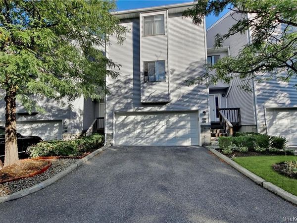 72 Chester Lane, Nanuet, NY 10954