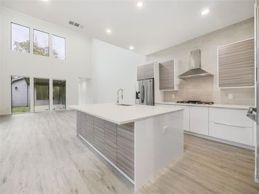 2326 Vagas Avenue, Dallas, TX 75219