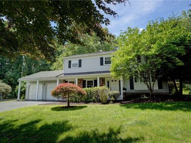 34 Sturbridge Lane , Pittsford, NY 14534