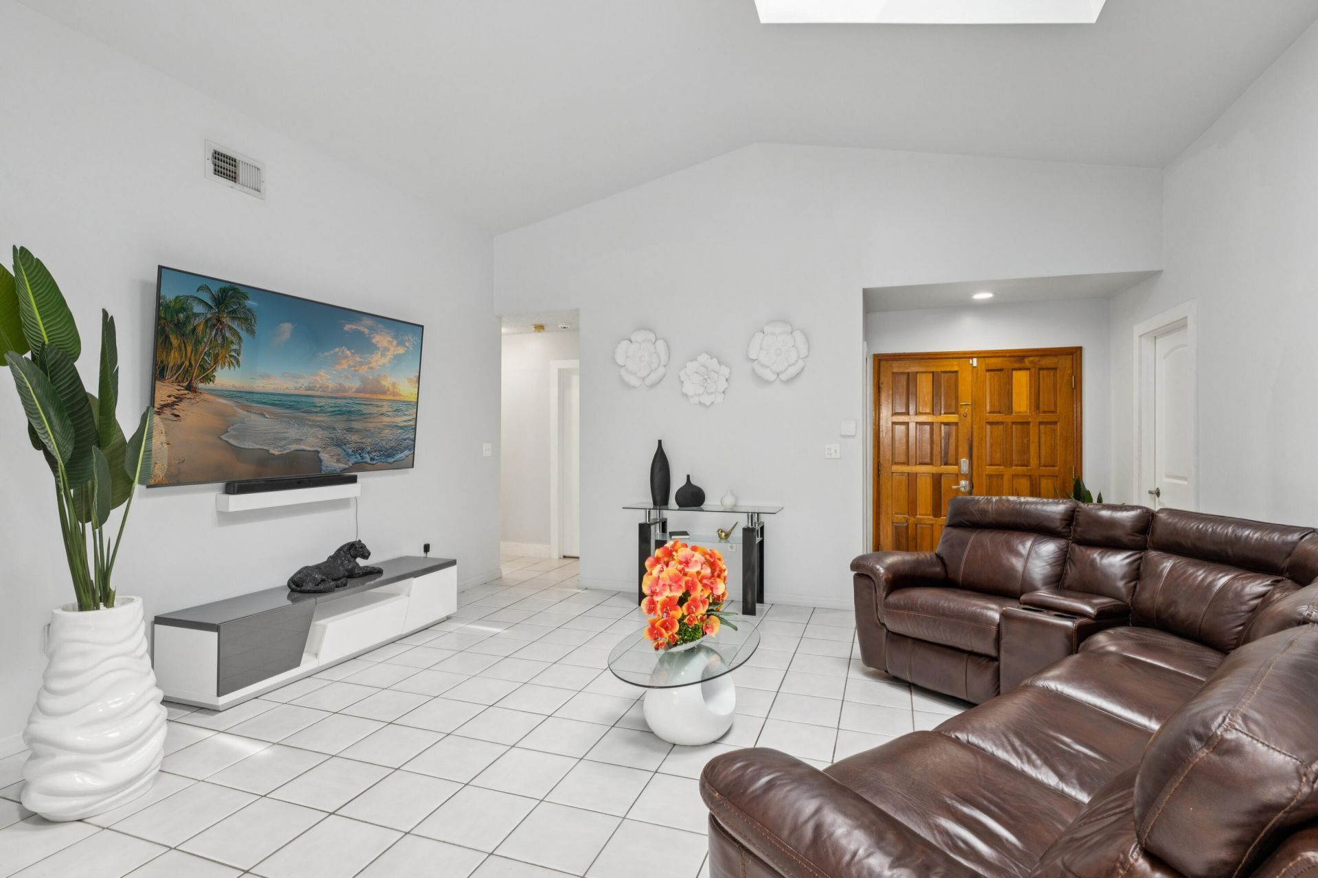8738 NW 150th Terrace, Miami Lakes, FL 33018 Photo
